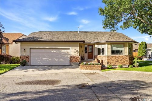 18 Greencrest Bay, Regina, SK, S4S7E9 | Card Image