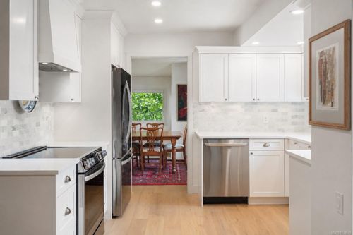 11007 Cedar Lane, North Saanich, BC, V8L5R1 | Card Image