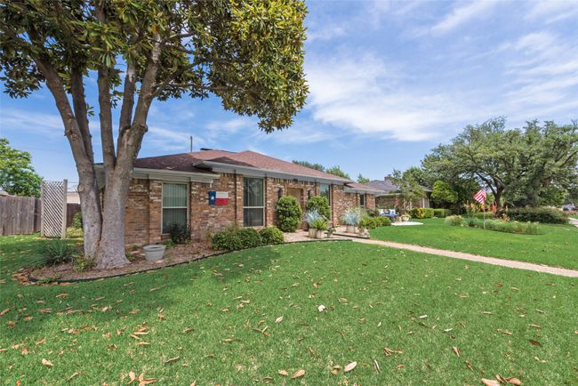 Single story home with brick siding | Image 36