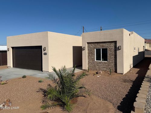 2205 Sandwood Dr, Lake Havasu City, AZ, 86403-3047 | Card Image
