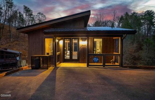 1508 Mountain Dr, Sevierville, TN, 37876-8723 | Card Image