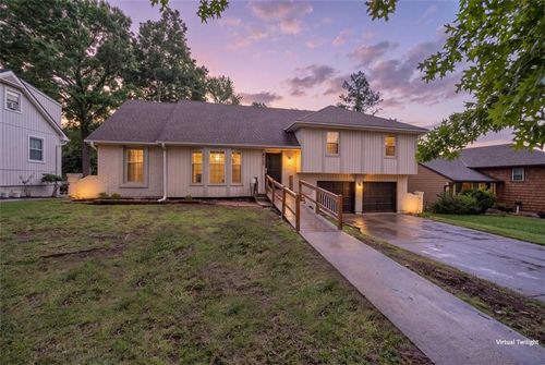 9523 Connell Dr, Overland Park, KS, 66212-5121 | Card Image