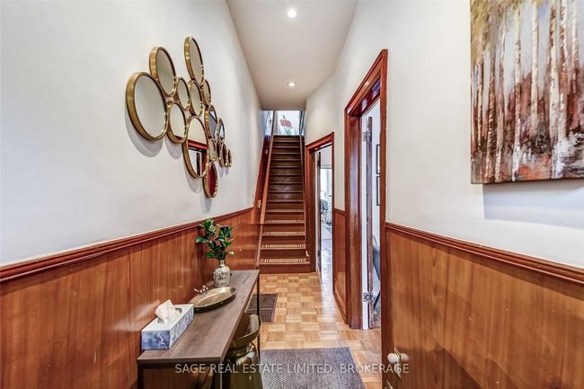40 Euclid Ave, House attached with 3 bedrooms, 2 bathrooms and 1 parking in Toronto ON | Image 7