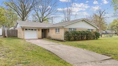 4647 Quincy Pl, Tulsa, OK, 74105-4734 | Card Image