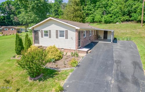 305 Imperial Cir, Kingsport, TN, 37660-6136 | Card Image