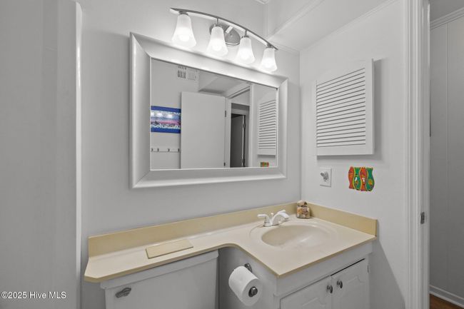 H9 - 2008 E Fort Macon Rd, Condo with 2 bedrooms, 2 bathrooms and null parking in Atlantic Beach NC | Image 17