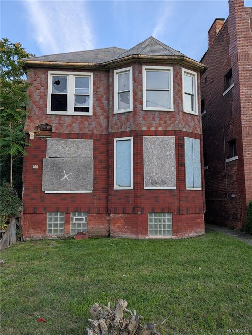 276 Marston St, Detroit, MI, 48202-2542 | Card Image