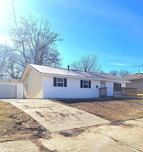 712 B Ave E, Albia, IA, 52531-1613 | Card Image