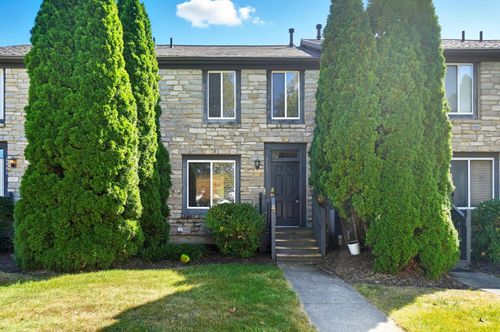 6937 Dublin Village Dr, Dublin, OH, 43017-2867 | Card Image