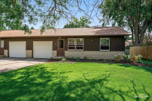 527 Prairie St, Hinckley, IL, 60520-9348 | Card Image