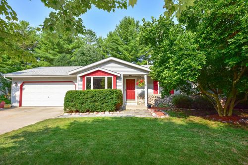 W200N16485 Pine Drive, Jackson, WI, 53037 | Card Image
