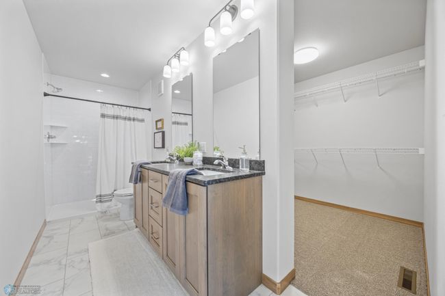 Owner's Private Bath | Image 22