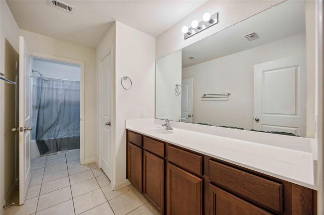 Bathroom | Image 19