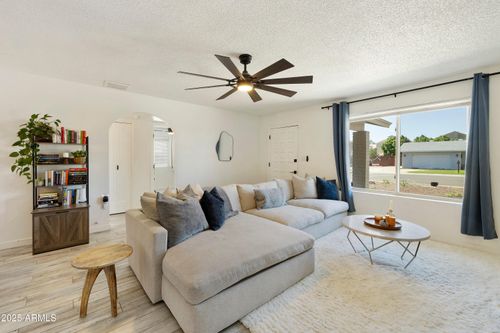 18821 N 17th Ave, Phoenix, AZ, 85027-5305 | Card Image