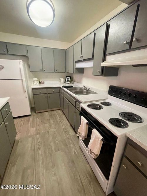 2230 E Fort Lowell Road, Tucson, AZ, 85719 | Card Image