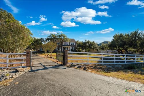 260 Wentworth, Spring Branch, TX, 78070-4911 | Card Image