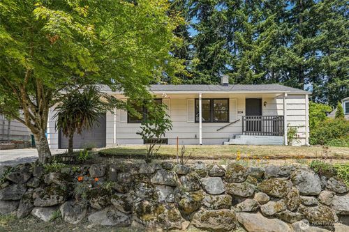 2134 N 160th St, Shoreline, WA, 98133-5809 | Card Image
