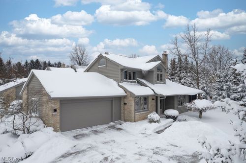 16 Deerfield Ln, Beachwood, OH, 44122-7502 | Card Image