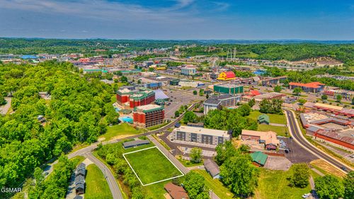 23 Nancy St, Pigeon Forge, TN, 37863-3209 | Card Image