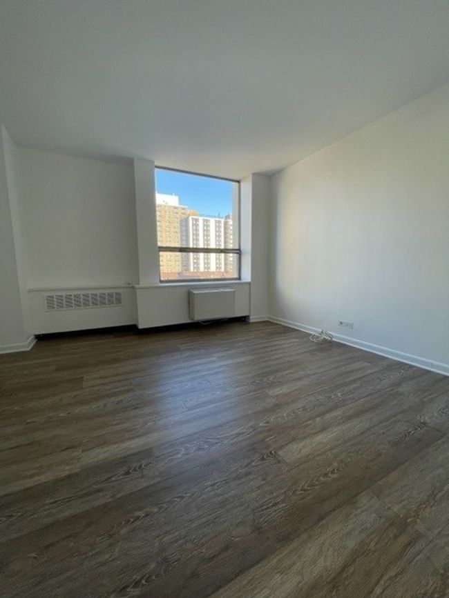 APT-601C - 1360 N Sandburg Ter, Home with 2 bedrooms, 2 bathrooms and null parking in Chicago IL | Image 11