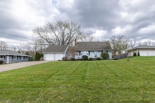 1211 Manitoulin Pike, Brunswick, OH, 44212-2824 | Card Image