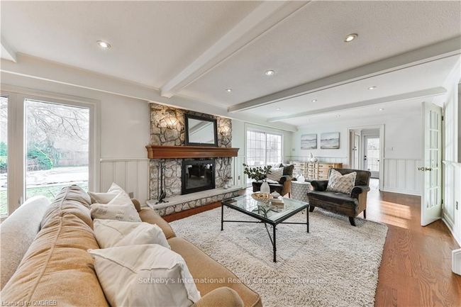 2230 All Saints Cres, House other with 4 bedrooms, 3 bathrooms and 4 parking in Oakville ON | Image 10