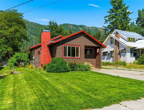 303 Cascade St, Leavenworth, WA, 98826-1103 | Card Image
