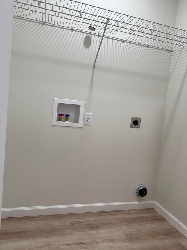 Laundry Room | Image 22
