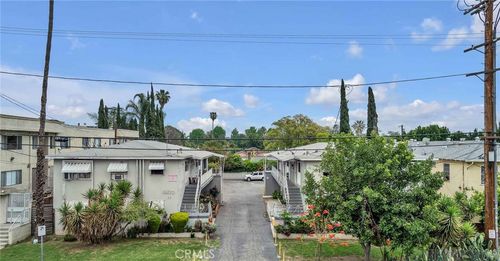 6862 Hazeltine Ave, Van Nuys, CA, 91405-3224 | Card Image