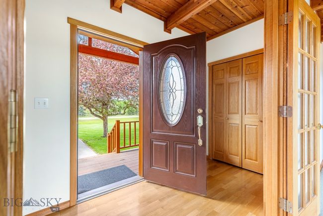 Front entrance/foyer | Image 8