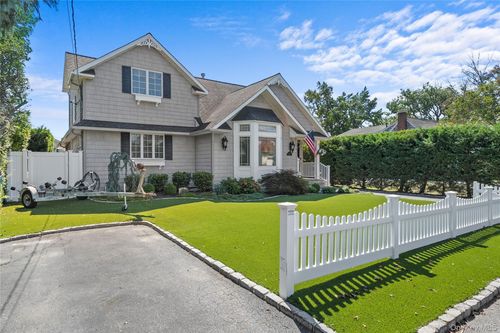 24 Lebrun Ave, Amityville, NY, 11701-4222 | Card Image