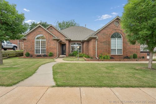 14305 Middleberry Rd, Edmond, OK, 73013-7045 | Card Image