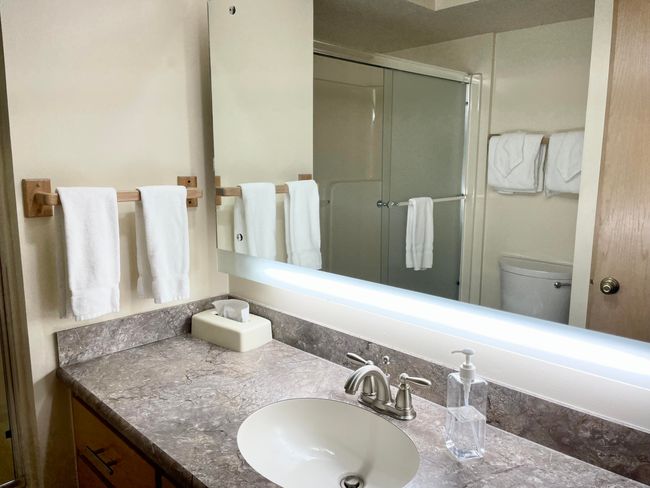 11-Guest Bath-R19 | Image 11