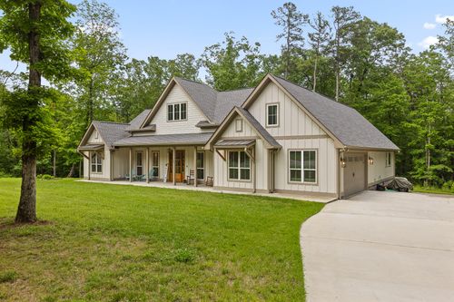 108 Wade Rd E, Signal Mountain, TN, 37377-7729 | Card Image