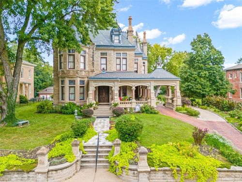 809-819 Hall Street, St Joseph, MO, 64501 | Card Image