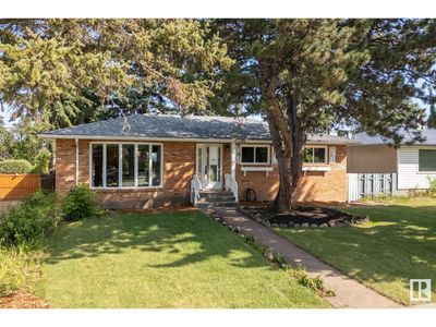 7212 98 Ave Nw, House other with 4 bedrooms, 2 bathrooms and 4 parking in Edmonton AB | Image 1