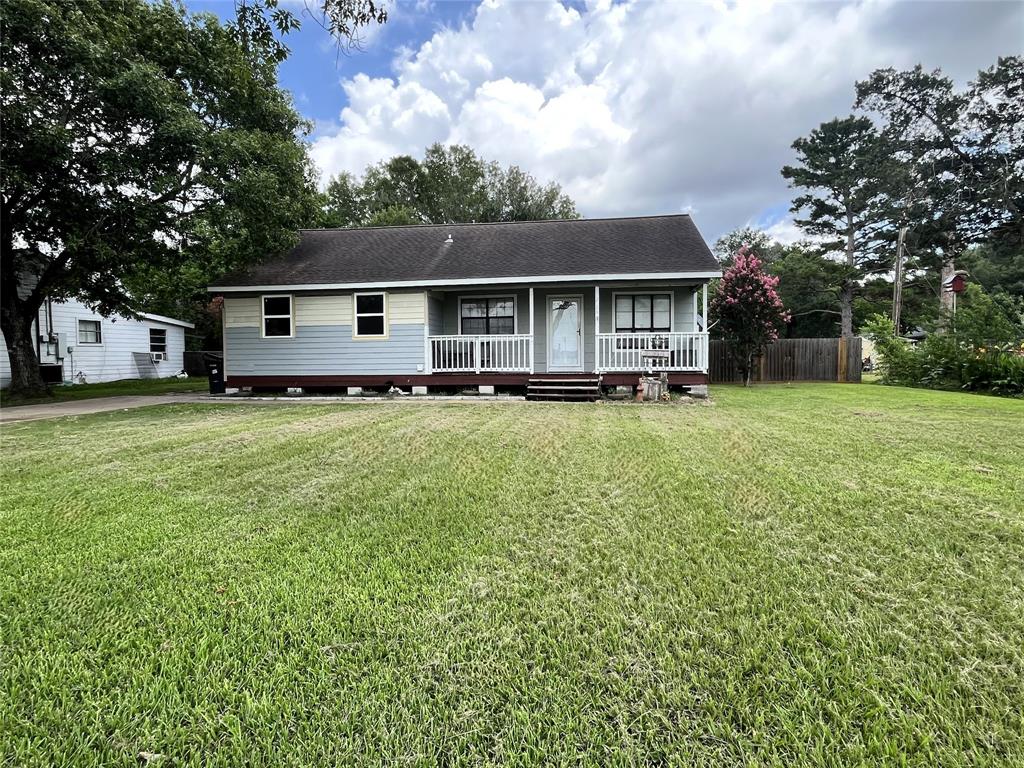 Sue St, El Campo, TX 77437
