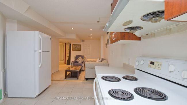 32 Pappain Cres, House other with 6 bedrooms, 3 bathrooms and 4 parking in Brampton ON | Image 28