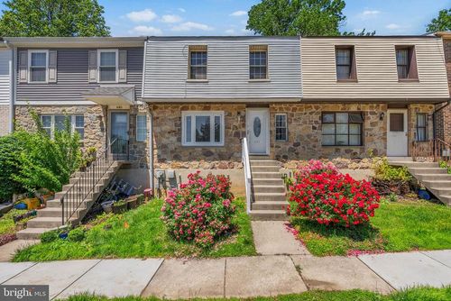 643 Saint Anthony Ln, Upper Darby, PA, 19082-5431 | Card Image