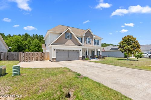 124 Braeburn Blvd, Richlands, NC, 28574-8463 | Card Image