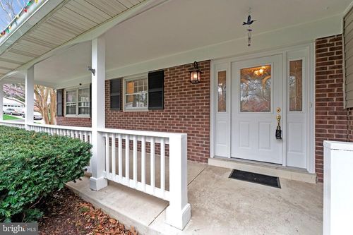 5201 Grinnell St, FAIRFAX, VA, 22032-3413 | Card Image