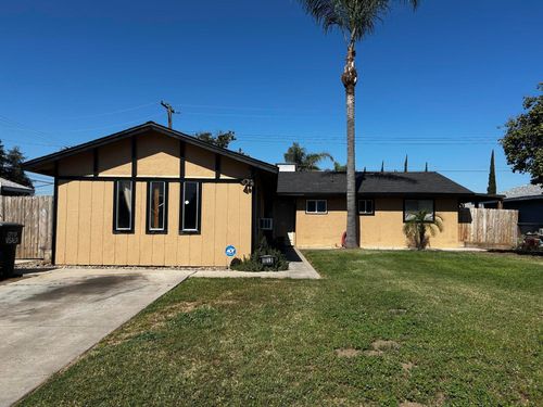 1019 N Gowdy St, Visalia, CA, 93292-3953 | Card Image