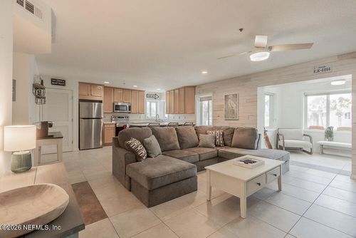 208-210 11th Ave N, Jacksonville Beach, FL, 32250-8202 | Card Image