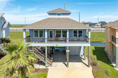 25222 Intrepid Lane, House other with 3 bedrooms, 2 bathrooms and null parking in Galveston TX | Image 3