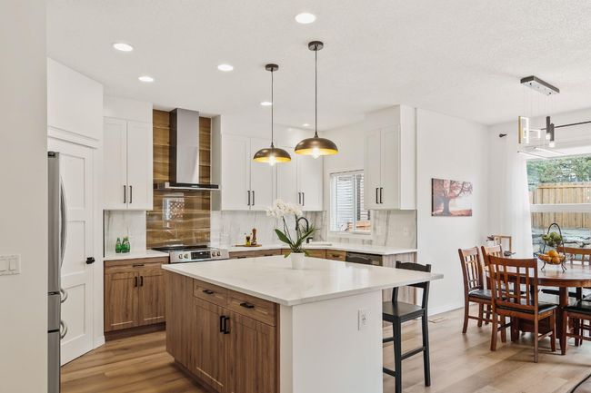 137 St Moritz Pl Sw, House other with 5 bedrooms, 4 bathrooms and 4 parking in Calgary AB | Image 7