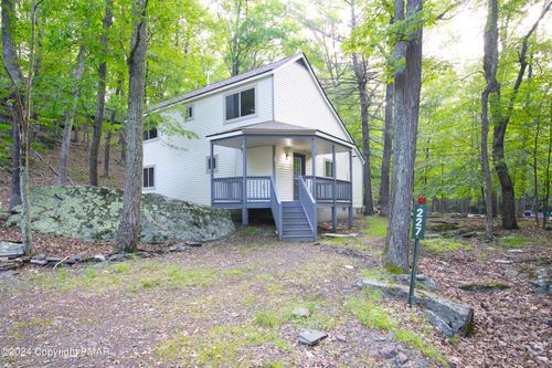 227 Falling Waters Blvd, Lackawaxen, PA, 18435-7733 | Card Image
