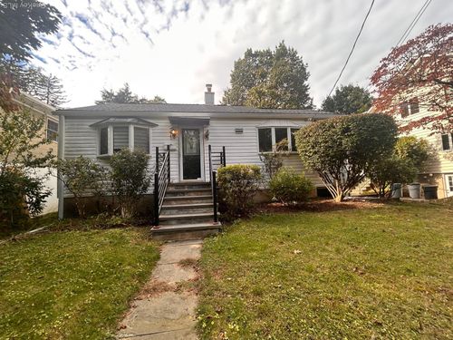 21 Lenox Ave, Yonkers, NY, 10708-1333 | Card Image
