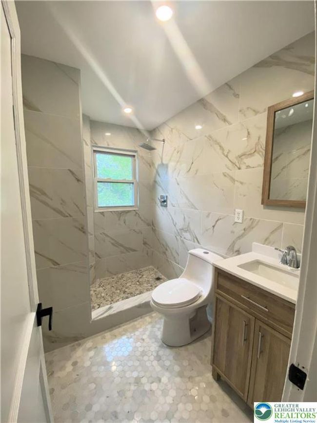 Bathroom | Image 15