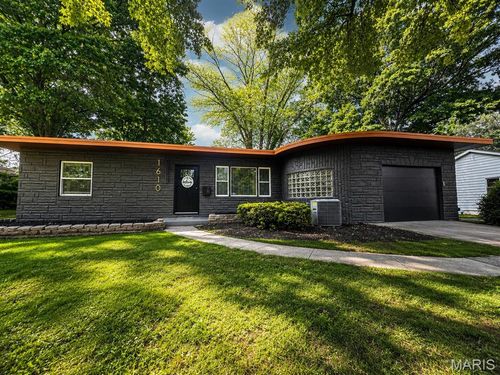 1610 Berkley Ln, Belleville, IL, 62226-6104 | Card Image