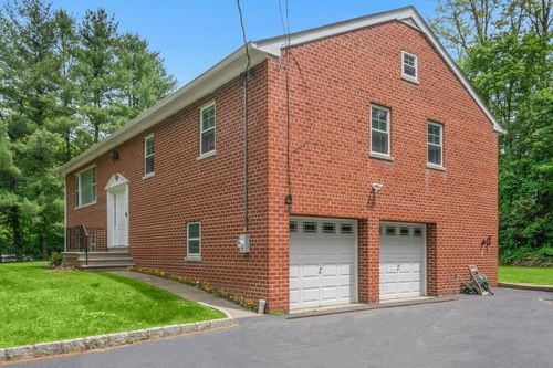 6 Locust Dr, Bedford, NY, 10506-1005 | Card Image